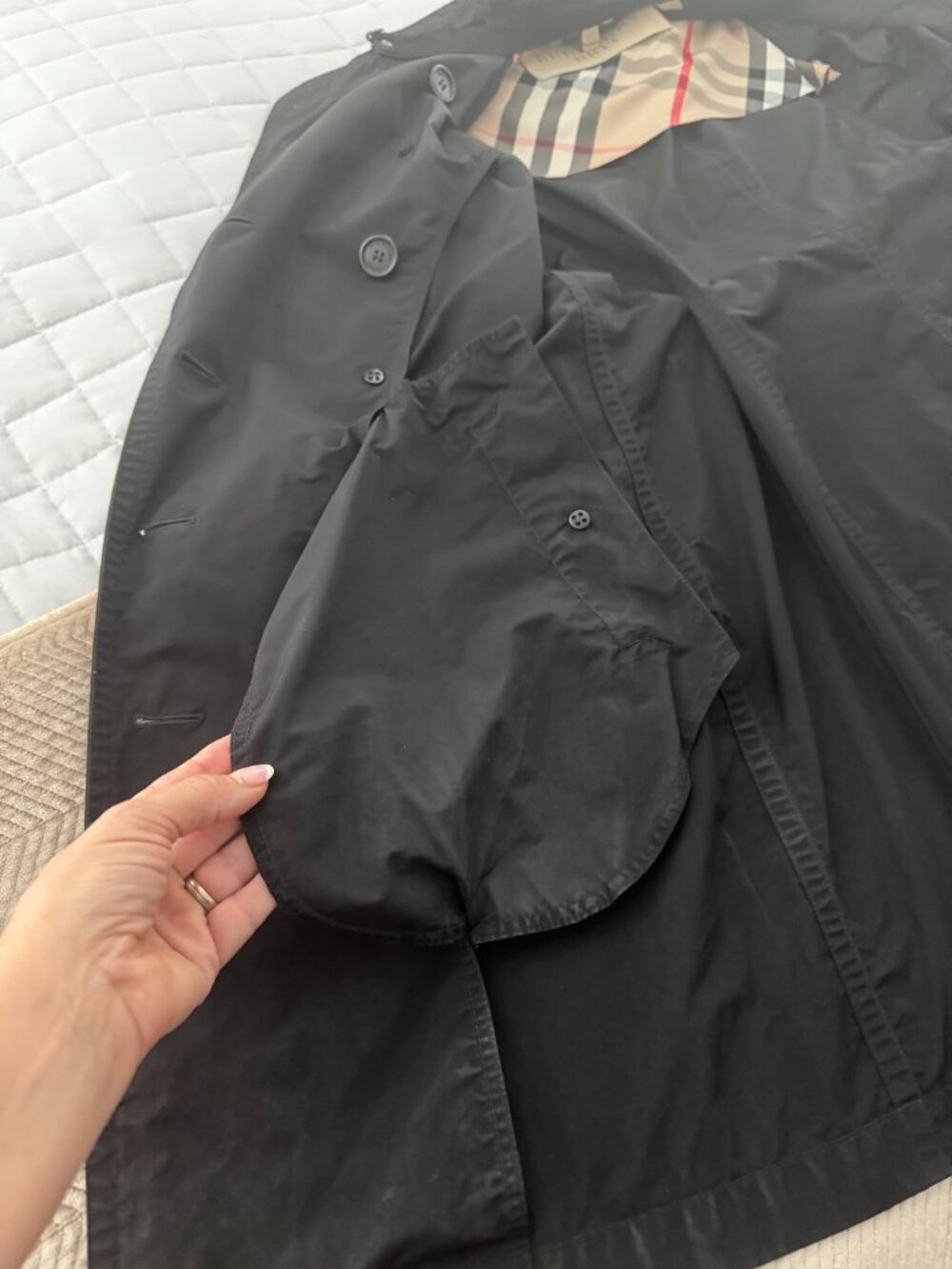 Beautiful Classic Burberry Brit Trench Coat- Black- ACT FAST will not last! - Picture 14 of 16